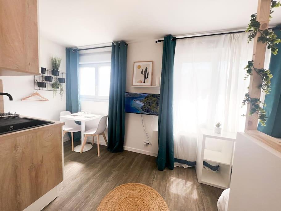 Suite Le Studio Litchi Baigne De Lumieres & Proche Des Plages Saint-Nazaire  Bagian luar foto