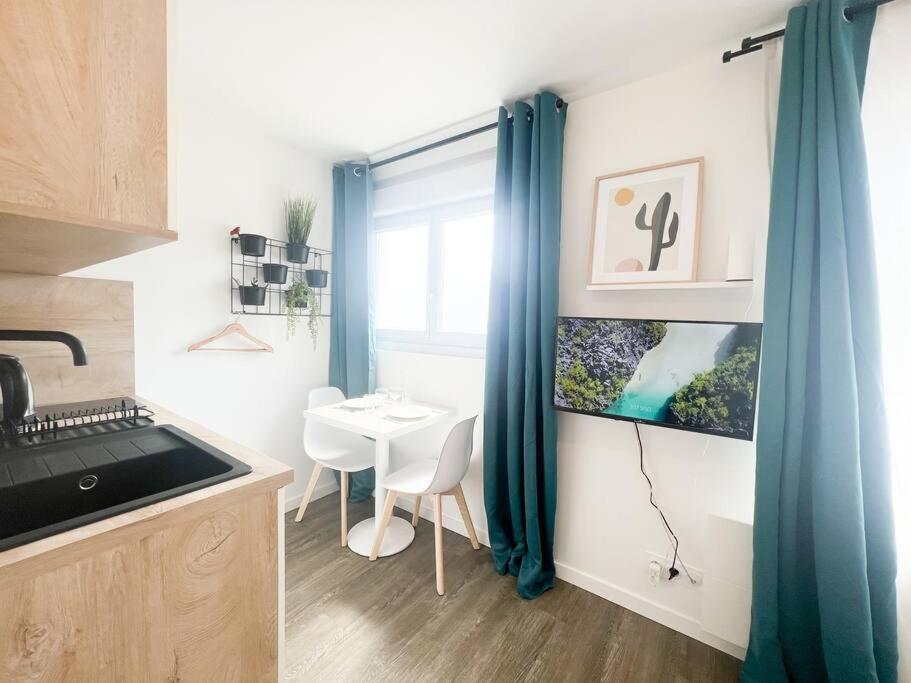 Suite Le Studio Litchi Baigne De Lumieres & Proche Des Plages Saint-Nazaire  Bagian luar foto